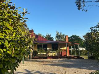 Lister Cottage - Woodend - 9