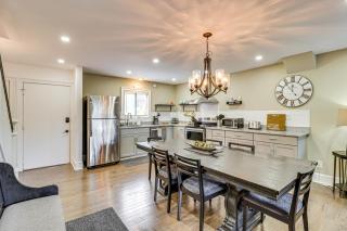 Modern Mountain Escape in Poconos Walk to Slopes! - 7