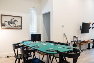 Sleeps 24 Rooftop Game Room Outdoor Spaces Just 10 Min to Broadway Outrider by AvantStay - 4