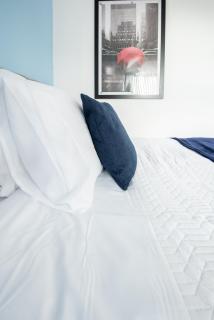 Contractor-Friendly 2Bed Apartment, Near City Centre, Sleeps 4 with Free Parking - 6