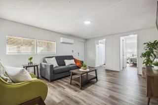 Close to USF-Two Living Rooms-Outdoor Games - 9