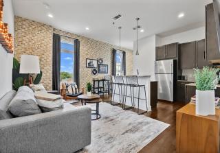 Stylish Midtown Condo Near Vanderbilt & Parthenon - 0