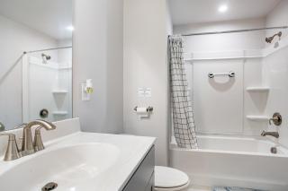 New Charming Surburban Retreat 12 mins to Lakepoint - 3
