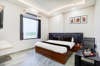 Super Hotel O Hanuman Gadi Formerly Alankar Lawn - 0
