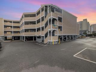 Beachfront 3BR 3Bath Condo and Pool - Myrtle Beach - 7