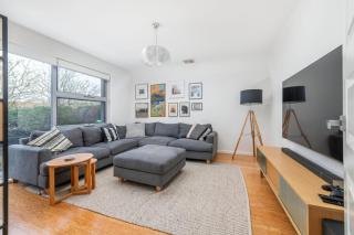 Cullen Stay Calm Connected Convenient - 4