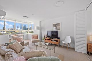 Wow - Skyline City, Water and Story Bridge Views - 8