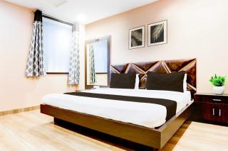 Super Collection O Kampoo Tiraha Road formerly Siddhi Vinayak - - 0