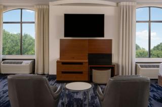 Fairfield Inn and Suites Atlanta Airport South/Sullivan Road - 1