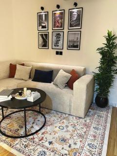 غرفه وصاله راقيه حي العقيق - Riyadh - 9