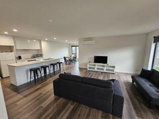 Luxury New furnished George Town home near MTB trails aircon FREE WIFI - 9