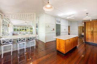 Spacious Family Holiday Home in Urangan - 2