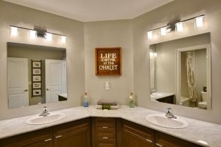 Blue Mountain Village Townhome 4 Bedroom with Shuttle & Pool - 2