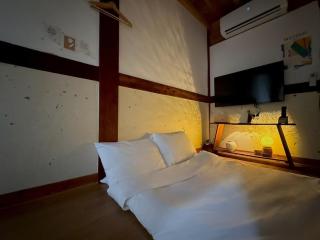 Hanok Saehamanoh - 8