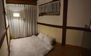 Hanok Saehamanoh - 2