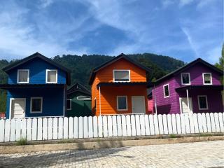 KUMA KUMI VILLAGE - Colorful Cabins in Maribaya, Lembang - 5