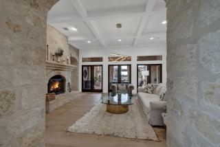 Luxurious Watershaus Ranch - Pool and Hot Tub, Fireplaces, Stunning Views! - 4
