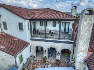 Luxurious Watershaus Ranch - Pool and Hot Tub, Fireplaces, Stunning Views! - 9