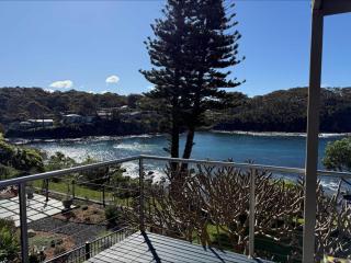 Malua Bay Waterfront Pet Friendly Cottage with WiFi - 1