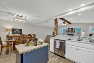 The Billie Goat Haus - Hot Tub -Steps to Main St! - 1