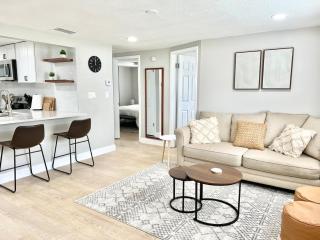 Cozy Remodeled House! - 0