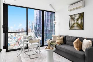 A Cozy 2BR Apt Walk to CBD Free Parking - 0