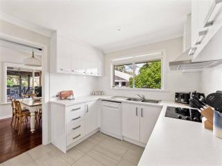 Dolce Vita - A Beachside Family Garden Retreat - 1