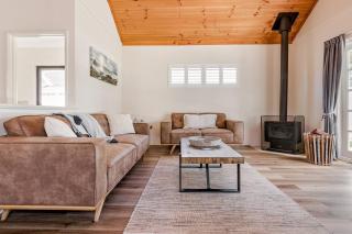 Driftwood - True Beachside Bliss with Games Galore - 2