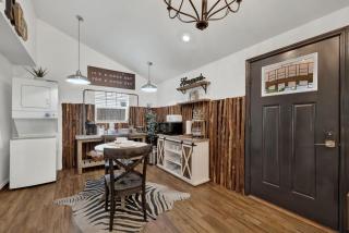 Poplar Place Soho with Hot Tub - 6 Blks to Main St - 4