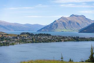 Queenstown Lake and Mountain View Retreat Free Wifi Free Street Parking - 9