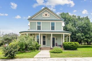 Prime location-Walk to food, Bars and Wineries! - 7