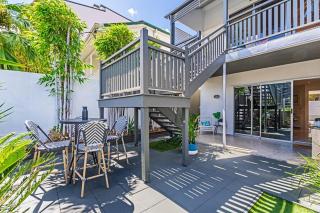 Luxe Inner-City Home with City Views - Teneriffe - Brisbane - 6