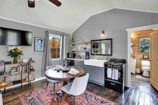 3 Acres of Luxury and Views in Fred Wine Country! - 1