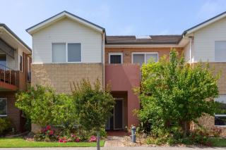 3 bedroom Townhouse next to River East Melbourne - 0