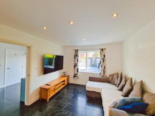 5 star Luxury Home in a Magnificent area -Chester - Hough Green - 0