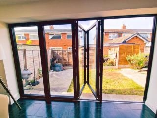 5 star Luxury Home in a Magnificent area -Chester - Hough Green - 4
