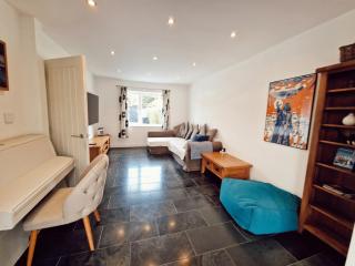 5 star Luxury Home in a Magnificent area -Chester - Hough Green - 3