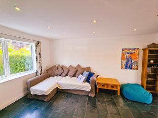 5 star Luxury Home in a Magnificent area -Chester - Hough Green - 2