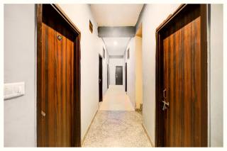 Naini View Hotel Bhavya Near Mall Road - 1