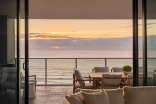 Boardwalk Luxe - Beachfront Burleigh Heads - 0