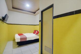 Hotel O Superstar Kost Dan Homestay - 1