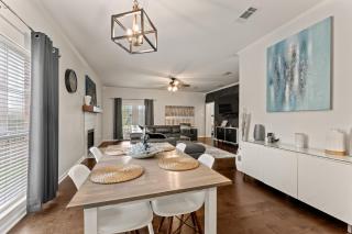 Relaxing Lakeview Retreat - Sleeps 6! - 6