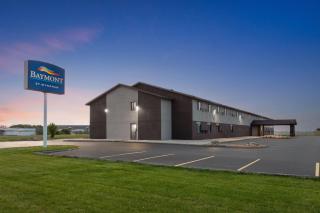 Baymont by Wyndham Oshkosh Airport - 6