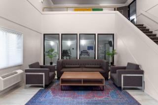 Baymont by Wyndham Oshkosh Airport - 1