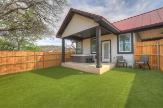 Modern Casita with Hot Tub – Six Minutes from Main Street - 2