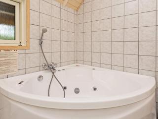 Eco-Friendly Retreat with Spa - By Traum Ferienwohnungen - 8