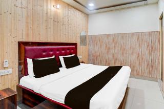 Hotel O Tajganj West Gate Hotel Host - 3