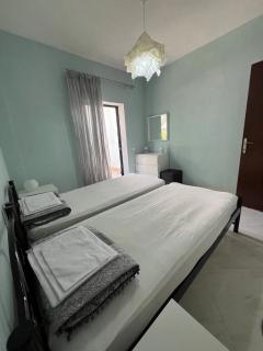 Ground floor Apartment with Garden - 4