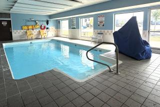 Super 8 by Wyndham Kokomo - 2