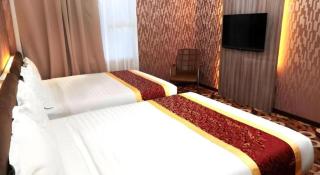 Golden Valley Hotel - 1